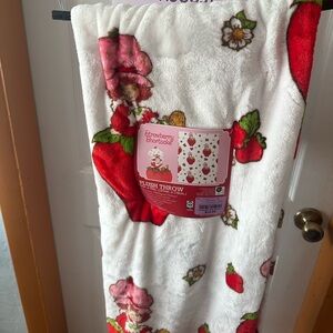 strawberry shortcake blanket
